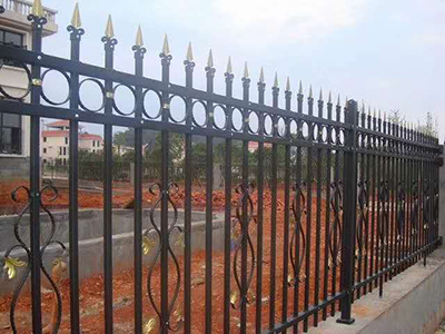 圍墻鐵護(hù)欄